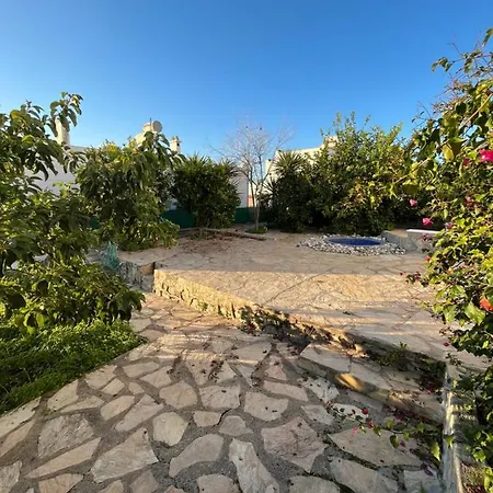 Bella Vista - Near The And Airport Villa *