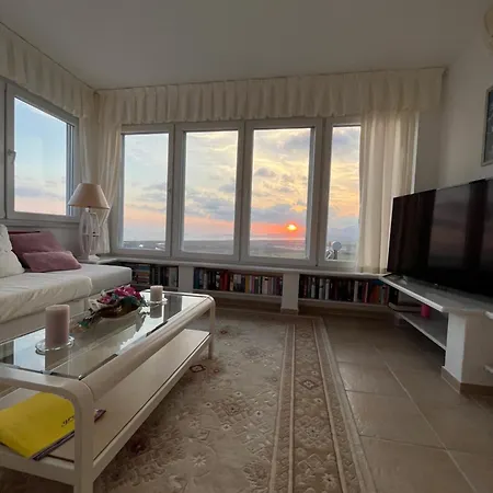 Bella Vista - Near The And Airport *